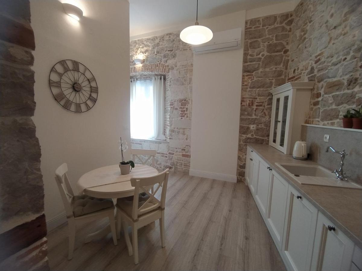 Apartment Antique Zadar - City Center Exteriör bild