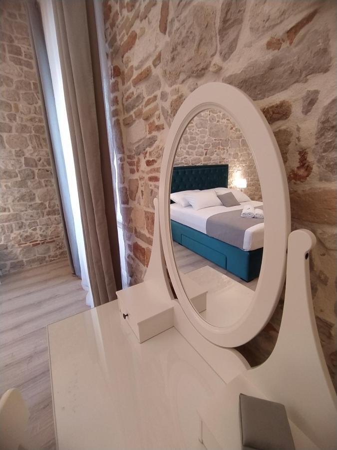 Apartment Antique Zadar - City Center Exteriör bild